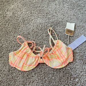 Billabong bikini top. Never worn